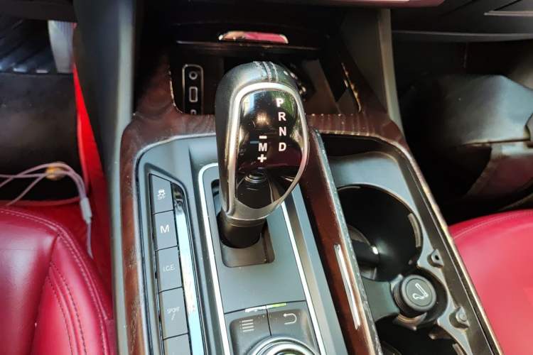 Used Maserati Levante 2018 3.0T Classic Edition Gear Lever