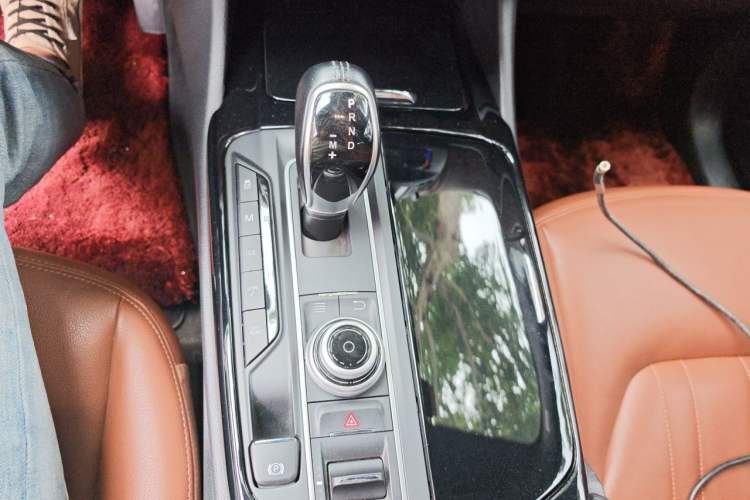 Used Maserati Levante 2018 3.0T Classic Edition Gear Lever