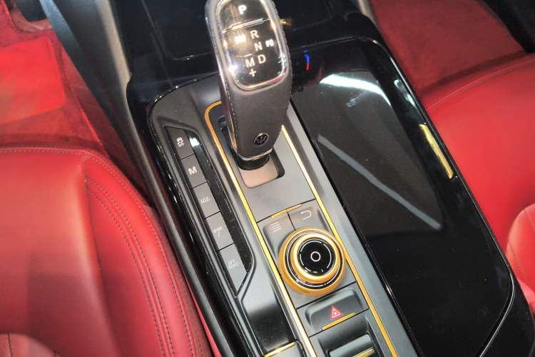 Used Maserati Levante 2018 3.0T Classic Edition Gear Lever