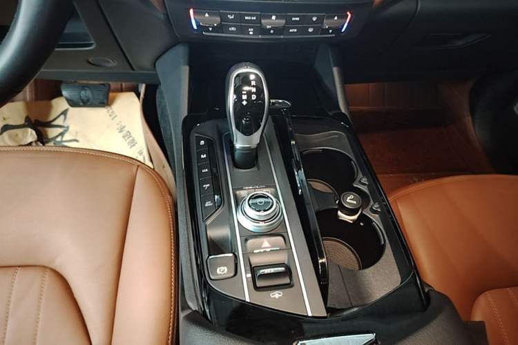 Used Maserati Levante 2018 3.0T Classic Edition Gear Lever
