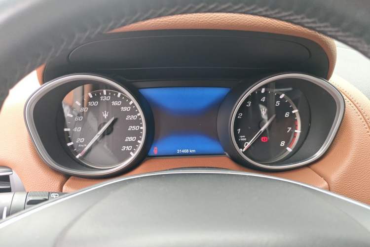 Used Maserati Levante 2018 3.0T Standard Edition Instrument Cluster