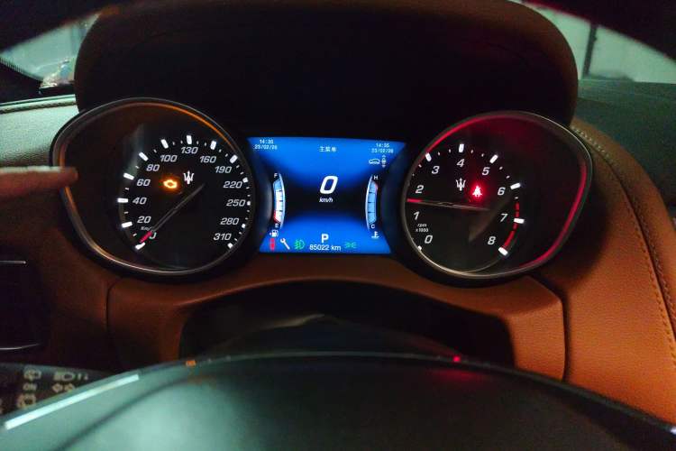 Used Maserati Levante 2018 3.0T Standard Edition Instrument Cluster