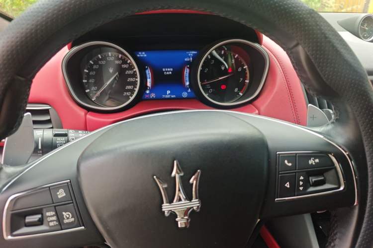 Used Maserati Levante 2018 3.0T Standard Edition Instrument Cluster