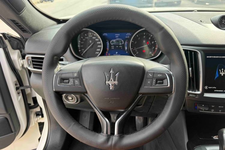 Used Maserati Levante 2018 3.0T Classic Edition Interior 2