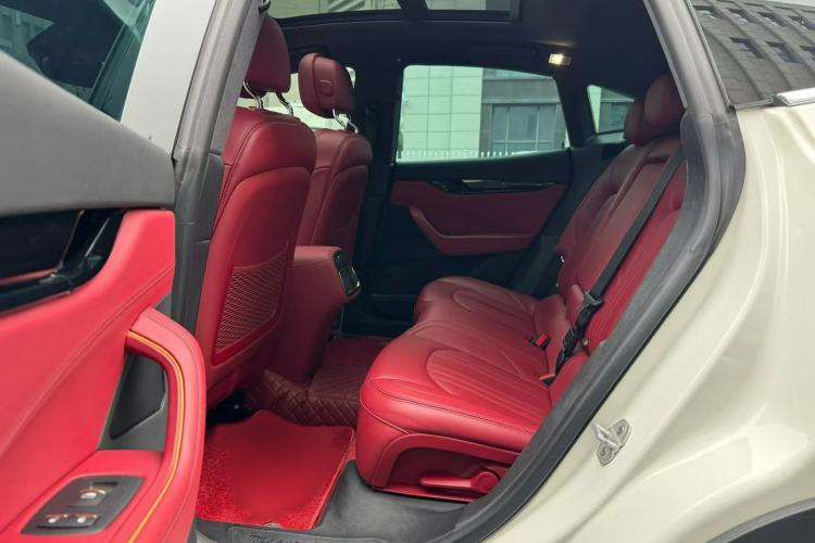 Used Maserati Levante 2018 3.0T Classic Edition Interior 2