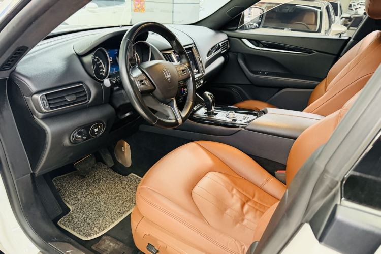 Used Maserati Levante 2018 3.0T Classic Edition Interior 2