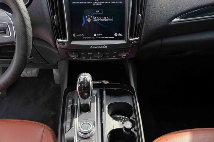 Used Maserati Levante 2018 3.0T Classic Edition Interior 3