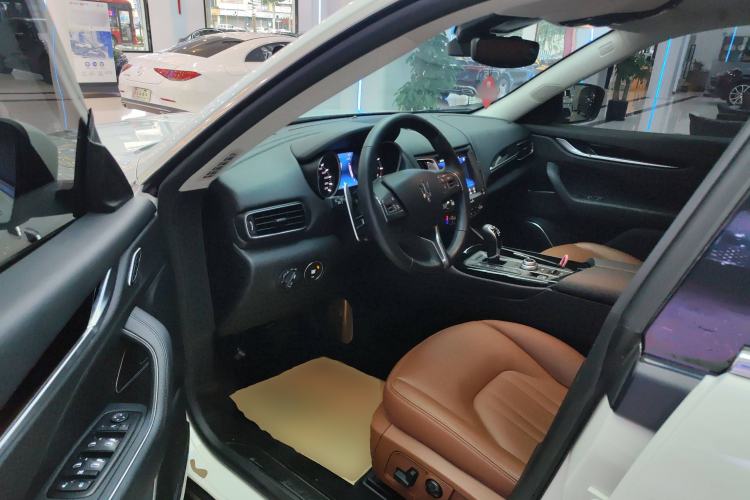 Used Maserati Levante 2018 3.0T Standard Edition Interior 3