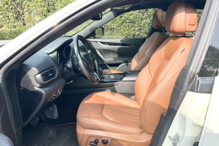 Used Maserati Levante 2018 3.0T Classic Edition Interior 3