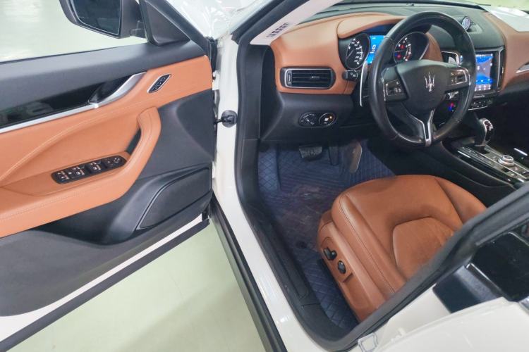 Used Maserati Levante 2018 3.0T Standard Edition Interior 3