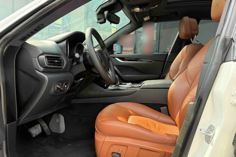 Used Maserati Levante 2018 3.0T Classic Edition Interior 4