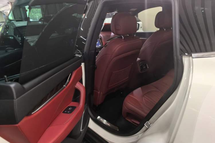 Used Maserati Levante 2018 3.0T Luxury Zegna Edition Interior 4