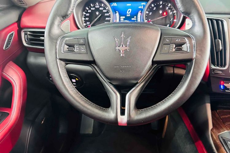 Used Maserati Levante 2018 3.0T Standard Edition Interior 4