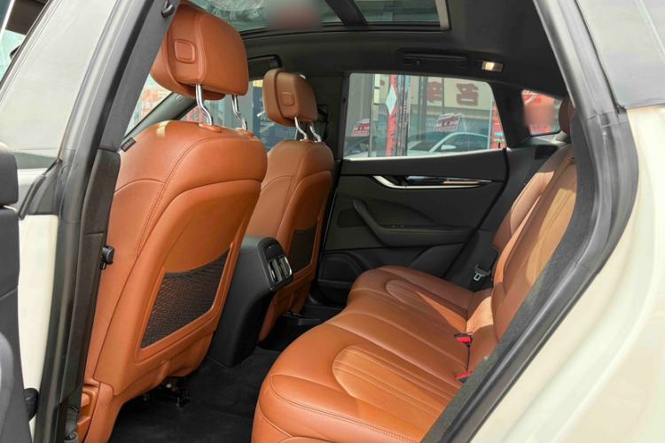 Used Maserati Levante 2018 3.0T Classic Edition Interior 5