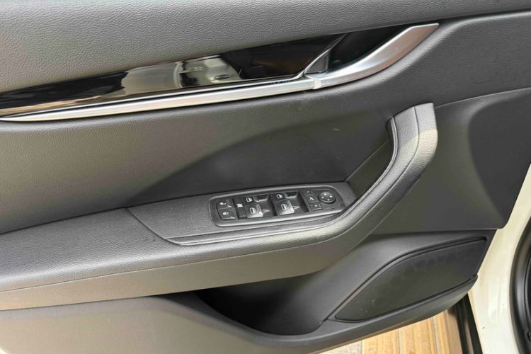 Used Maserati Levante 2018 3.0T Classic Edition Interior 6