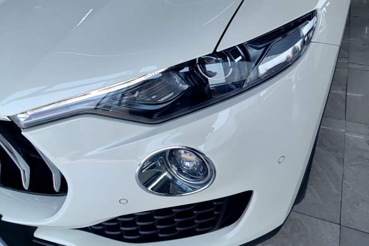 Used Maserati Levante 2018 3.0T Standard Edition Left Front Headlight