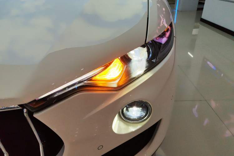 Used Maserati Levante 2018 3.0T Standard Edition Left Front Headlight