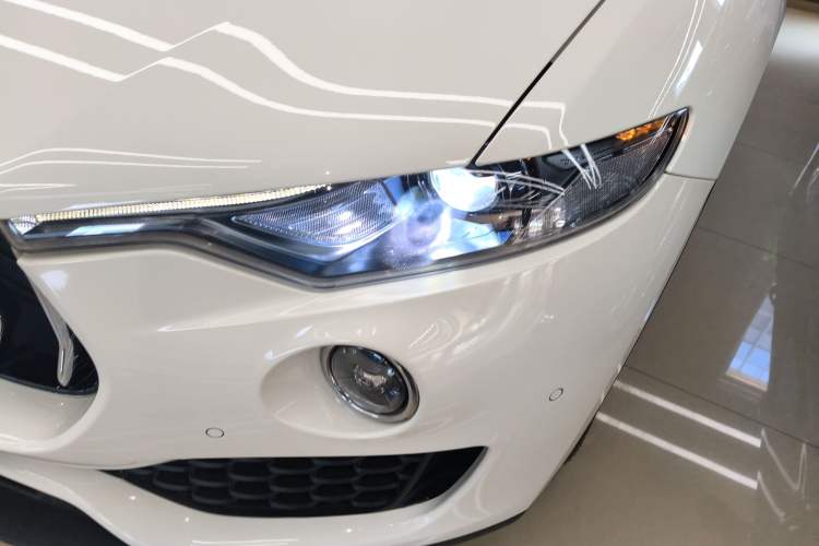 Used Maserati Levante 2018 3.0T Classic Edition Left Front Headlight