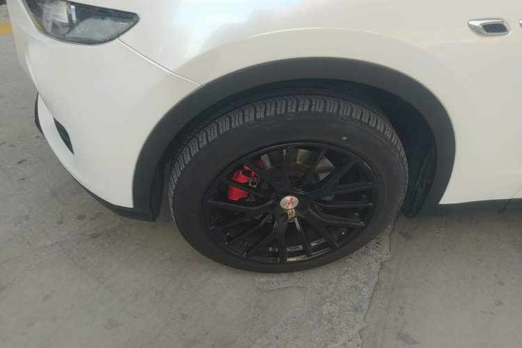 Used Maserati Levante 2018 3.0T Classic Edition Left Front Wheel Hub