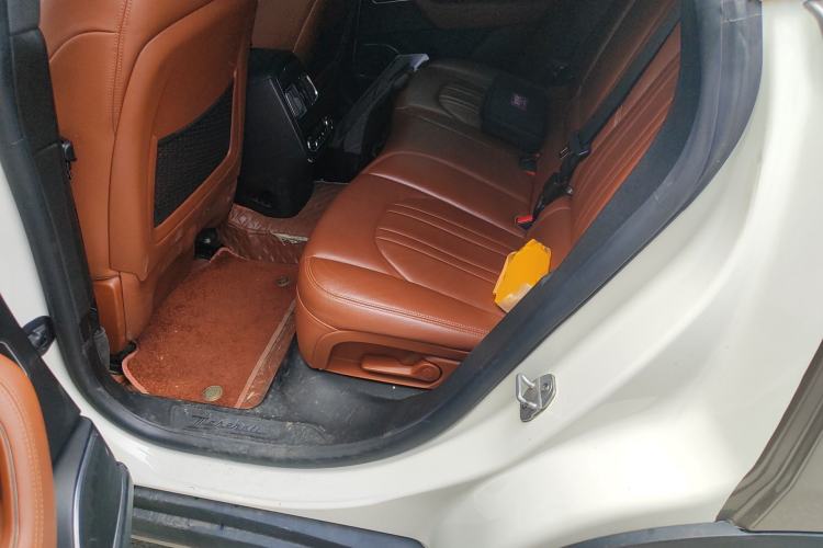 Used Maserati Levante 2018 3.0T Classic Edition Left Rear Seat