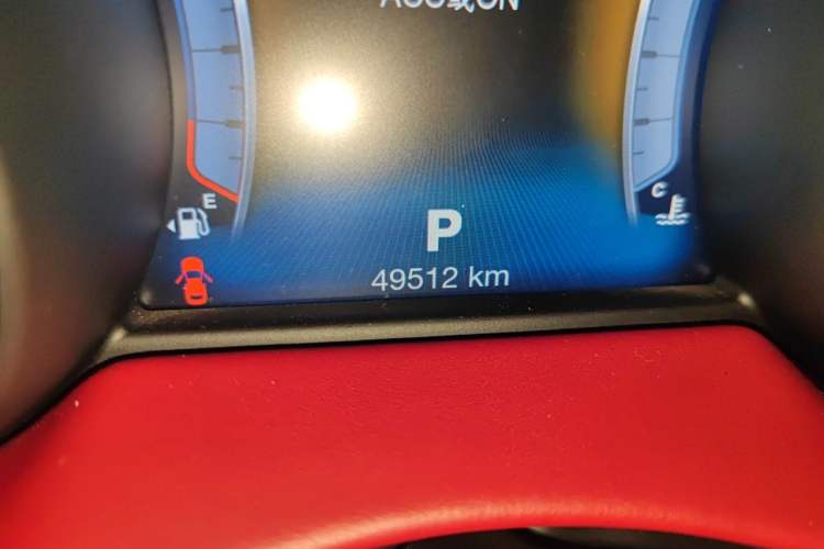 Used Maserati Levante 2018 3.0T Standard Edition Odometer Close Up