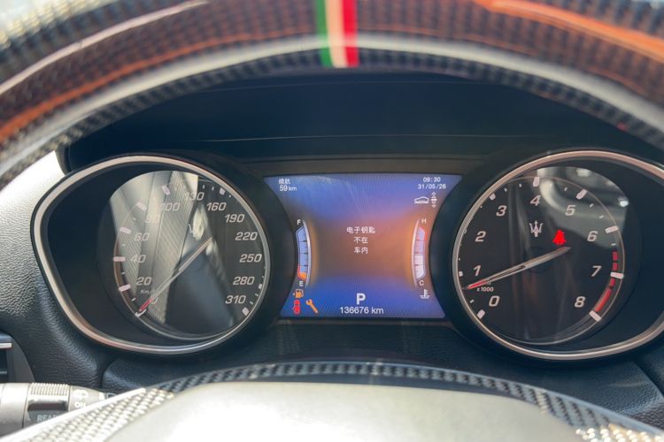 Used Maserati Levante 2018 3.0T Classic Edition Odometer Close Up