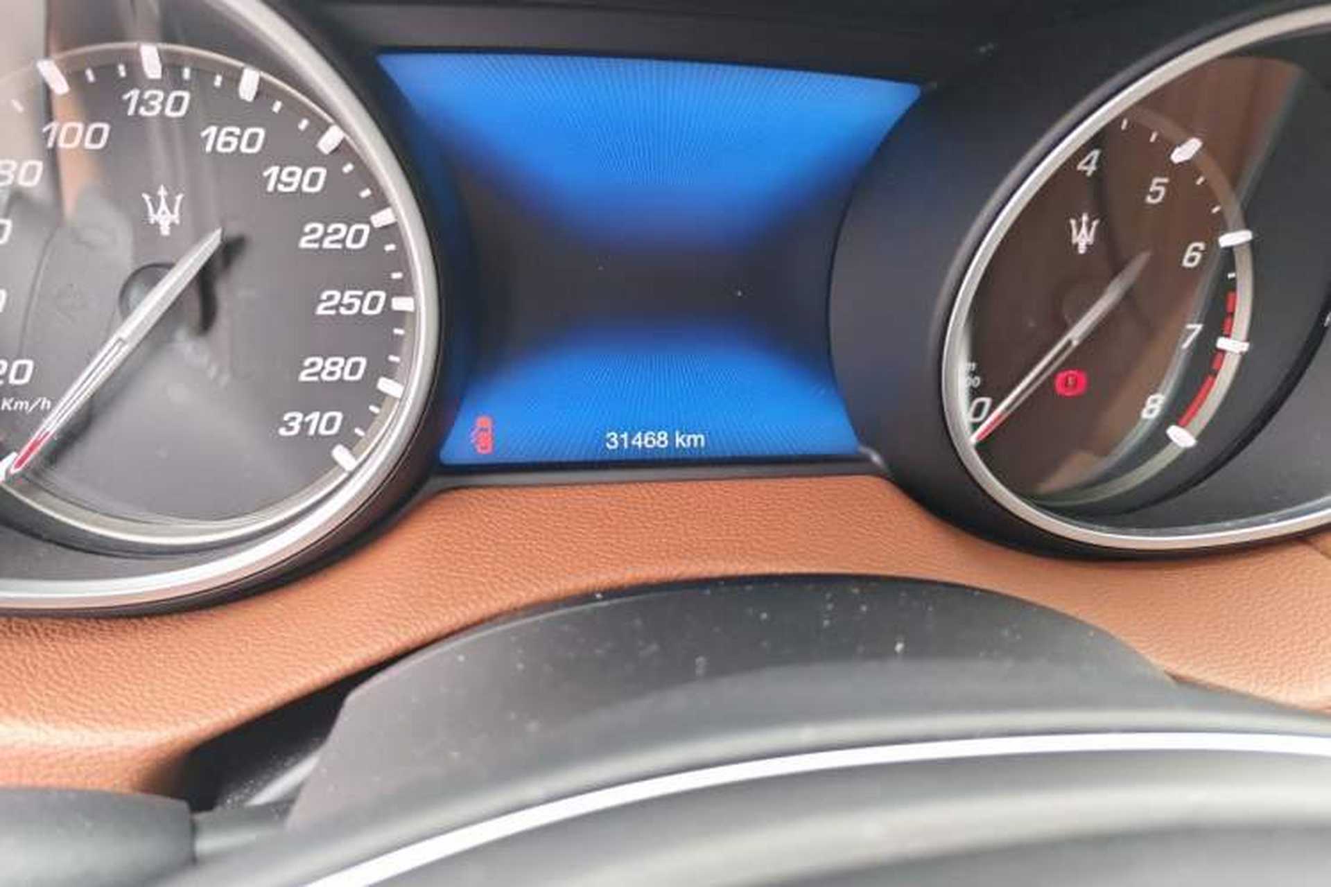 Used Maserati Levante 2018 3.0T Standard Edition Odometer Close Up