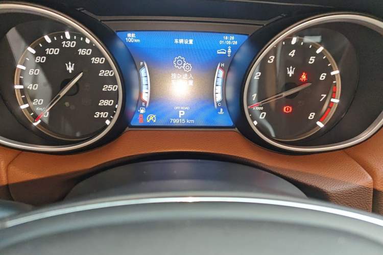 Used Maserati Levante 2018 3.0T Classic Edition Odometer Close Up