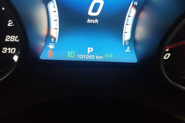 Used Maserati Levante 2018 3.0T Classic Edition Odometer Close Up