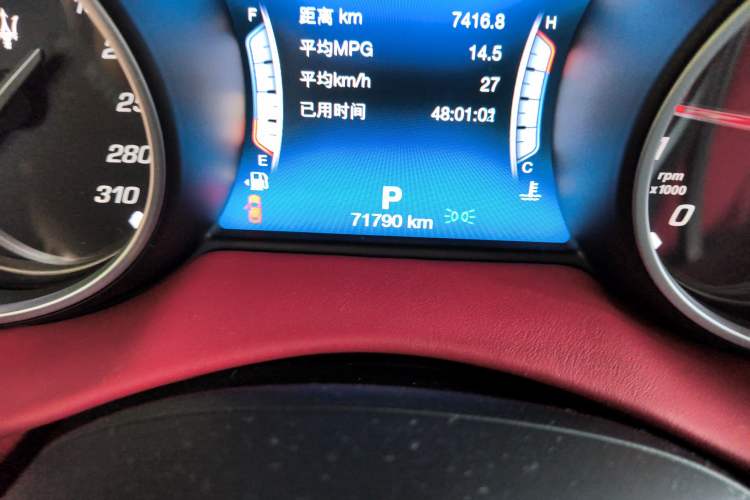 Used Maserati Levante 2018 3.0T Classic Edition Odometer Close Up