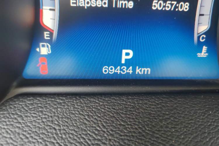 Used Maserati Levante 2018 3.0T Classic Edition Odometer Close Up