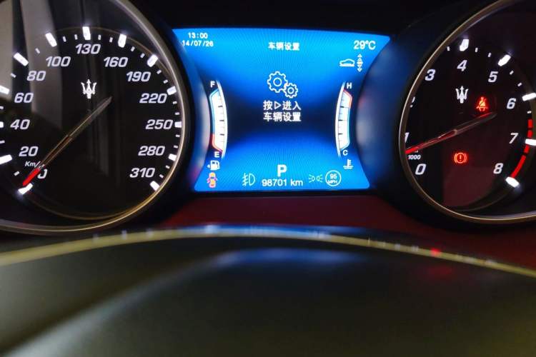 Used Maserati Levante 2018 3.0T Standard Edition Odometer Close Up