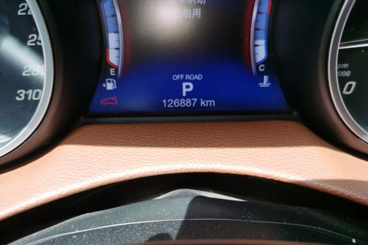 Used Maserati Levante 2018 3.0T Classic Edition Odometer Close Up