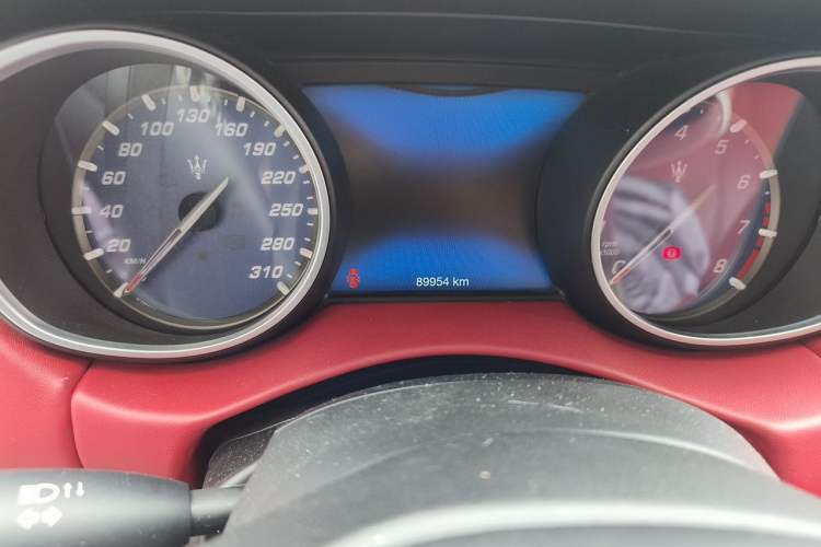 Used Maserati Levante  Odometer Close Up