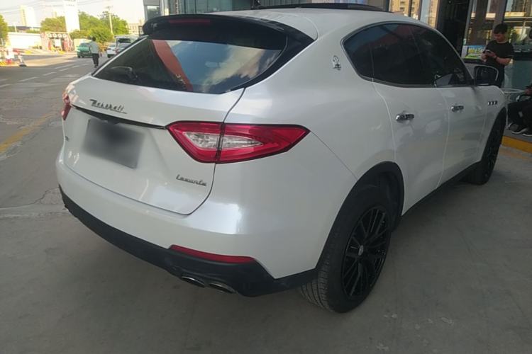 Used Maserati Levante 2018 3.0T Classic Edition Rear Right 45 Deg