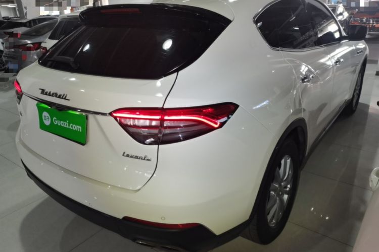 Used Maserati Levante 2018 3.0T Classic Edition Rear Right 45 Deg