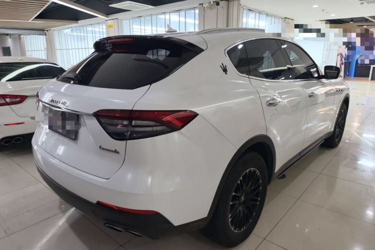 Used Maserati Levante 2018 3.0T Classic Edition Rear Right 45 Deg