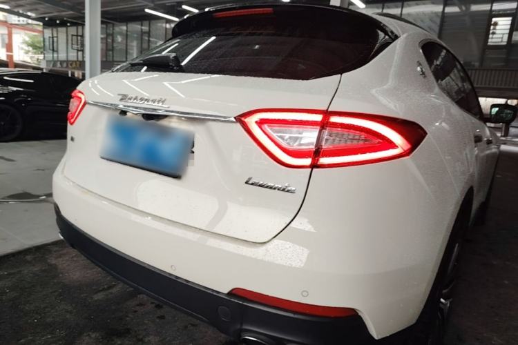 Used Maserati Levante 2018 3.0T Classic Edition Rear Right 45 Deg
