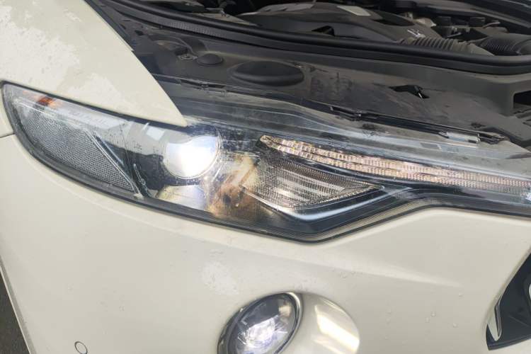 Used Maserati Levante 2018 3.0T Luxury Zegna Edition Right Front Headlight