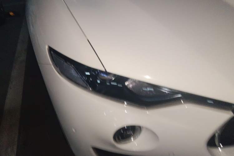 Used Maserati Levante 2018 3.0T Classic Edition Right Front Headlight