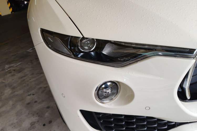Used Maserati Levante 2018 3.0T Standard Edition Right Front Headlight