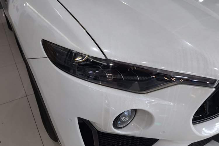 Used Maserati Levante 2018 3.0T Classic Edition Right Front Headlight