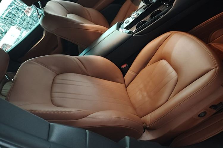 Used Maserati Levante 2018 3.0T Classic Edition Right Front Seat
