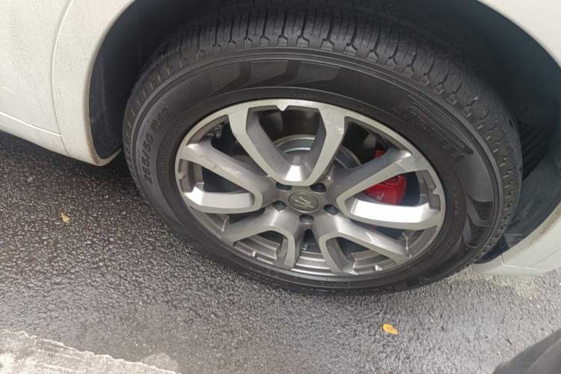 Used Maserati Levante 2018 3.0T Standard Edition Right Front Wheel Hub