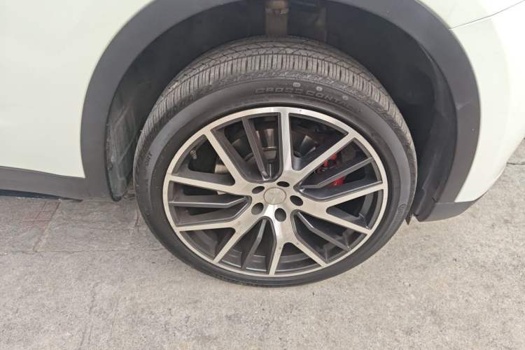 Used Maserati Levante 2018 3.0T Classic Edition Right Front Wheel Hub