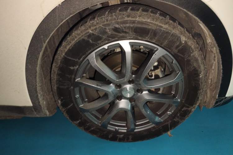 Used Maserati Levante 2018 3.0T Standard Edition Right Front Wheel Hub