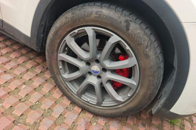 Used Maserati Levante 2018 3.0T Standard Edition Right Front Wheel Hub
