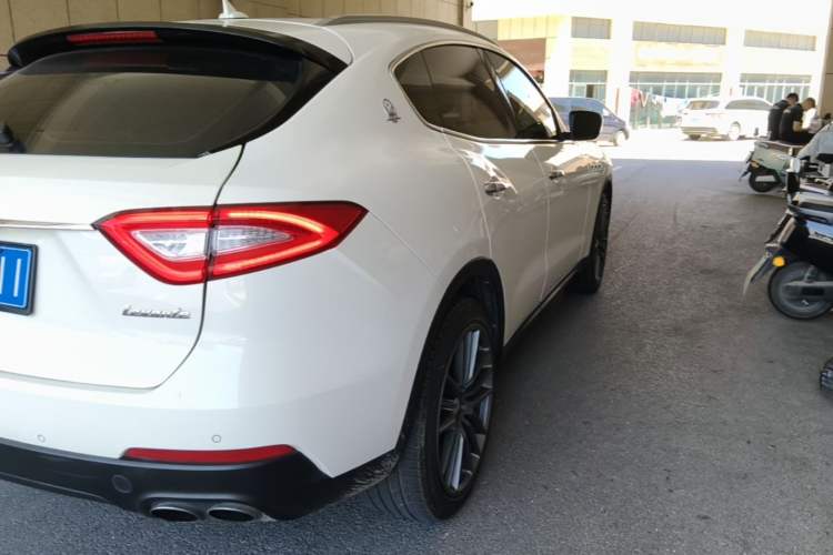 Used Maserati Levante 2018 3.0T Classic Edition Right Rear Taillight