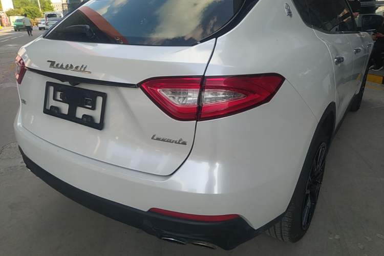 Used Maserati Levante 2018 3.0T Classic Edition Right Rear Taillight