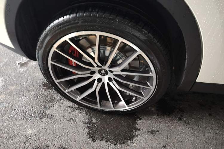 Used Maserati Levante 2018 3.0T Classic Edition Right Rear Wheel Hub